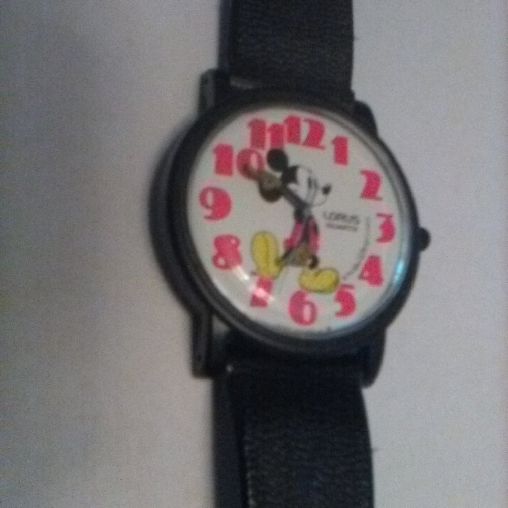 Vintage Lorus Quartz Mickey Mouse Watch